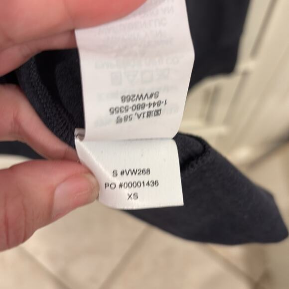 VUORI performance dreamknit 2.0 butter soft zip up hoodie, size XS - Picture 6 of 7